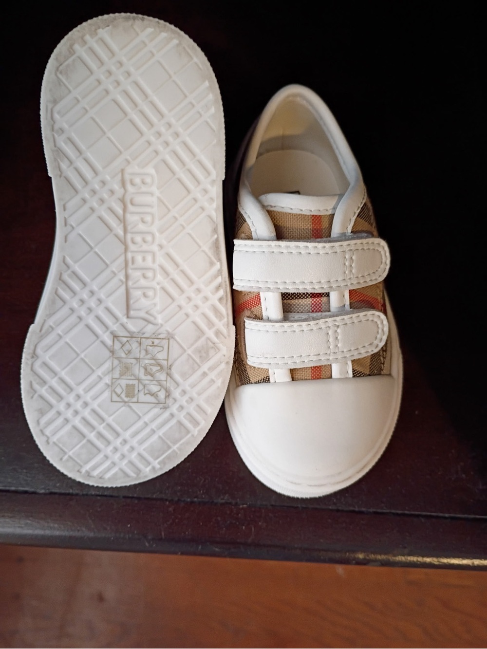 Toddler burberry shoes - Picture 7 of 8
